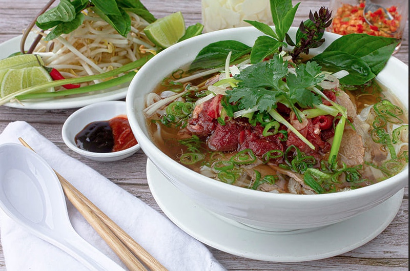 The signature Pho Dac Biet at Pho Anh Vu.