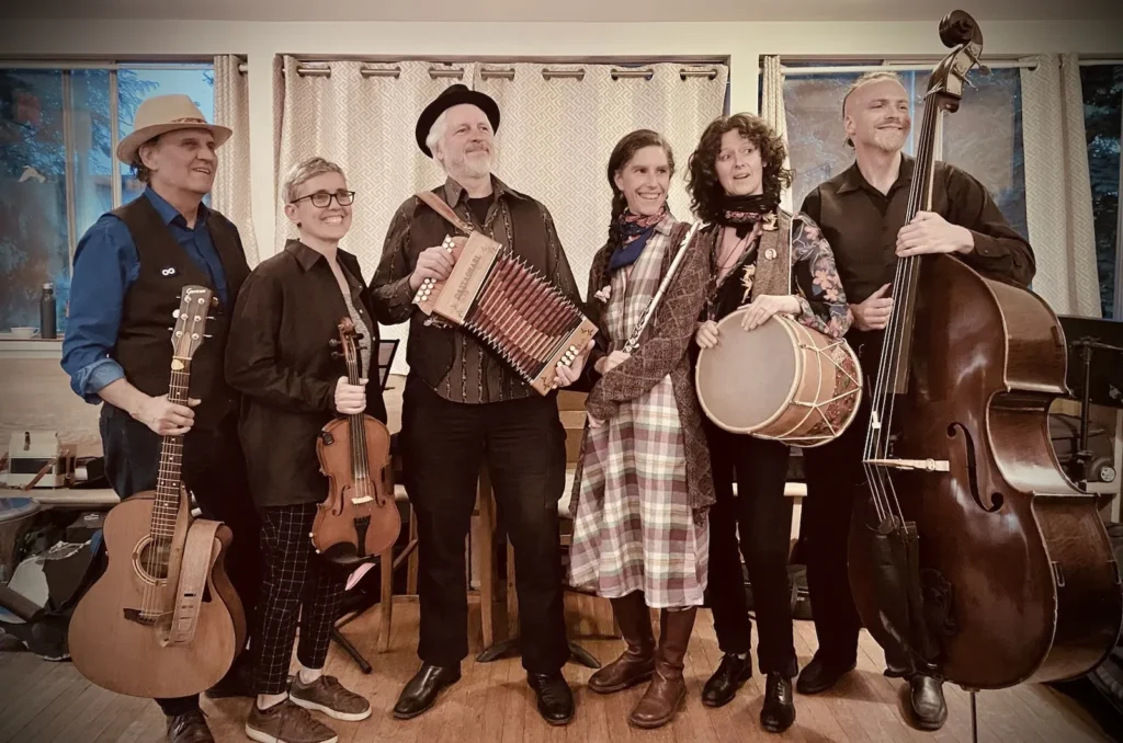 June’s Steveston Folk Guild concert features Savoir Faire.