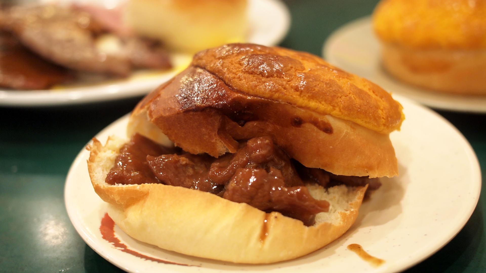 Lido Restaurant, Breakfast and the Pineapple Bun Express | Tourism ...
